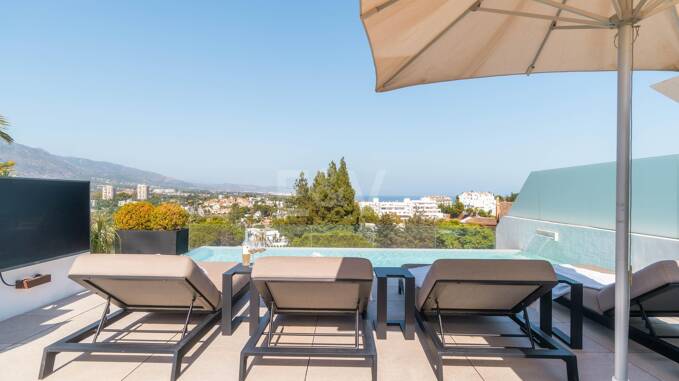 Lujosa villa con oasis en la azotea sobre el Golf Valley, Las Brisas