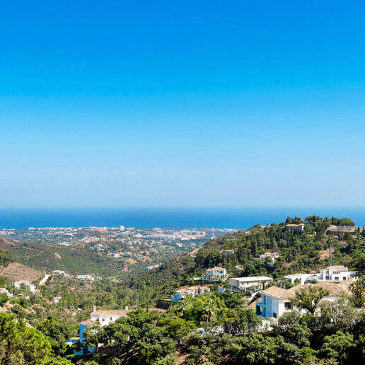 Luxuriöse Villa mit Dachterrassen-Oase über dem Golf Valley