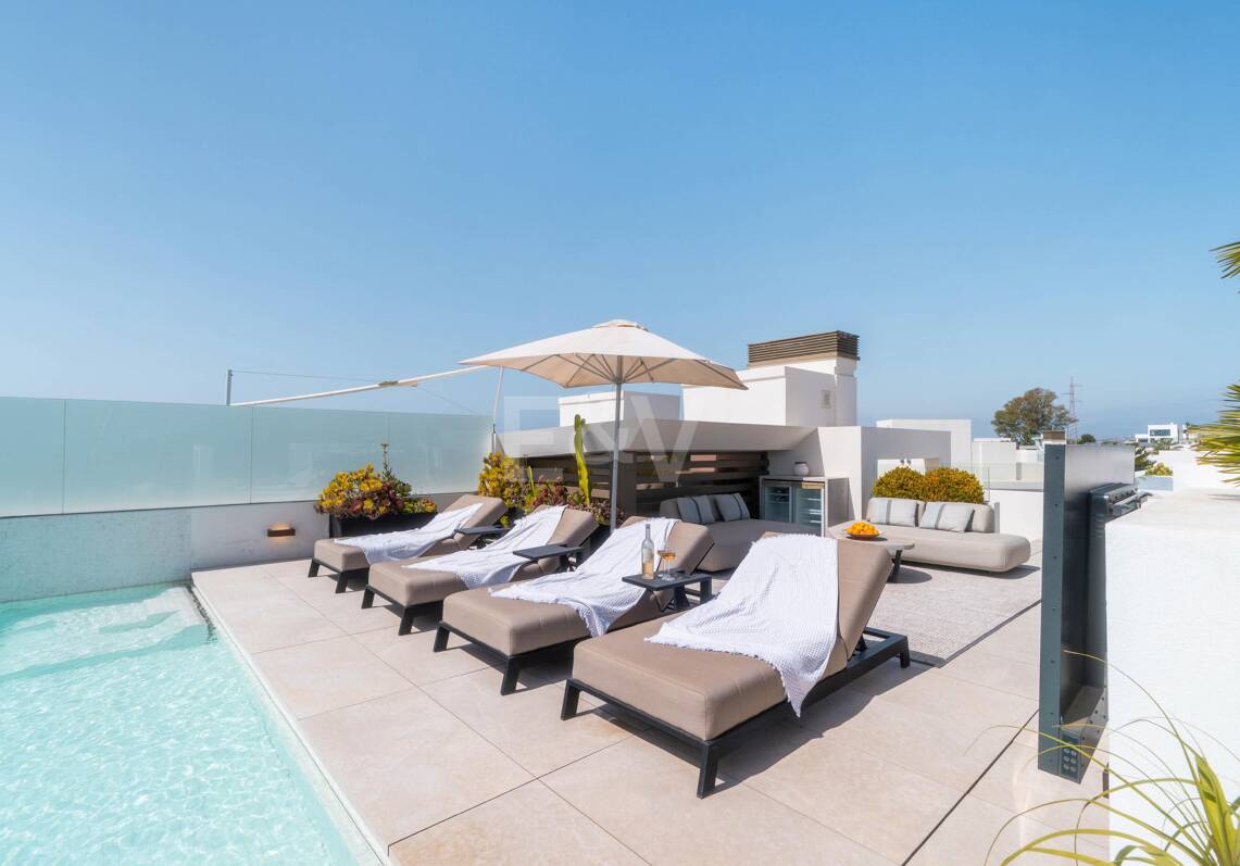 Lujosa villa con oasis en la azotea sobre el Golf Valley, Las Brisas