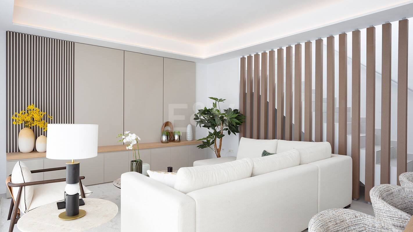 Exclusivo apartamento en planta baja con jardín privado, piscina y planta adicional – Santa Clara, Marbella