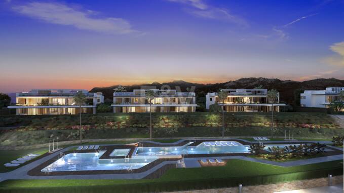 Brandneues Penthouse mit privatem Pool in einer Golfanlage in erster Linie