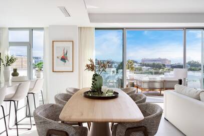 Exclusivo apartamento en planta baja con jardín privado, piscina y planta adicional – Santa Clara, Marbella