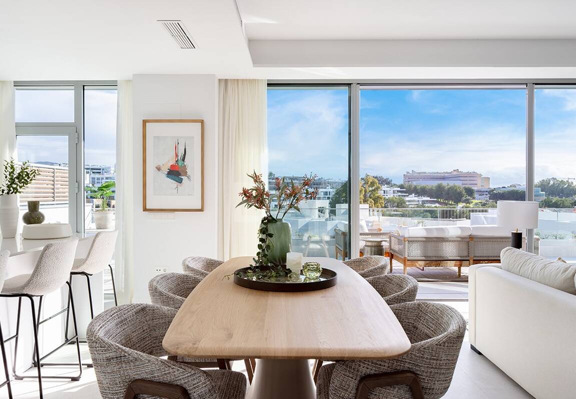 Exclusivo apartamento en planta baja con jardín privado, piscina y planta adicional – Santa Clara, Marbella