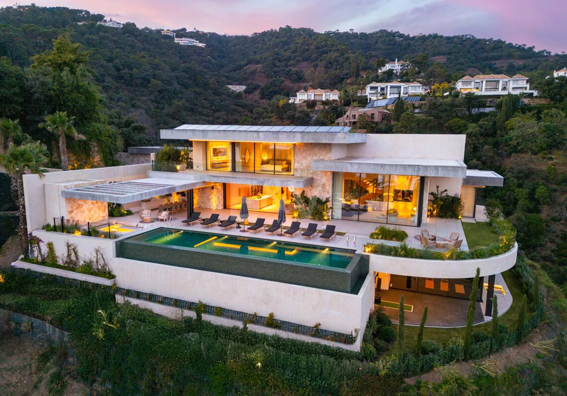 Elevated Modern Elegance with Panoramic Sea Views in El Madroñal
