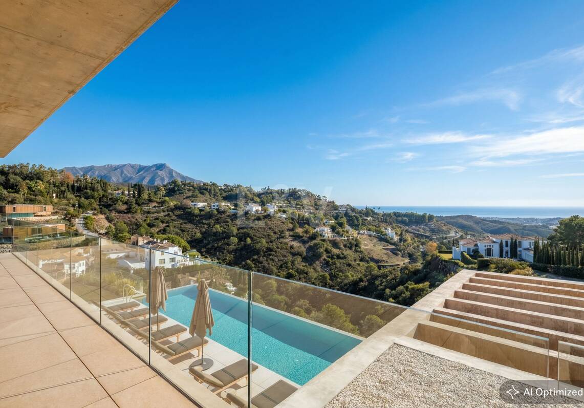 Elevated Modern Elegance with Panoramic Sea Views in El Madroñal