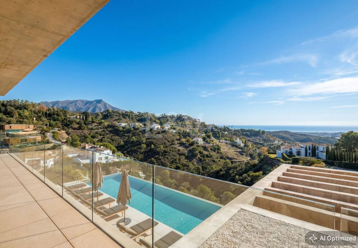 Elegancia estilo moderno con vistas panorámicas al mar