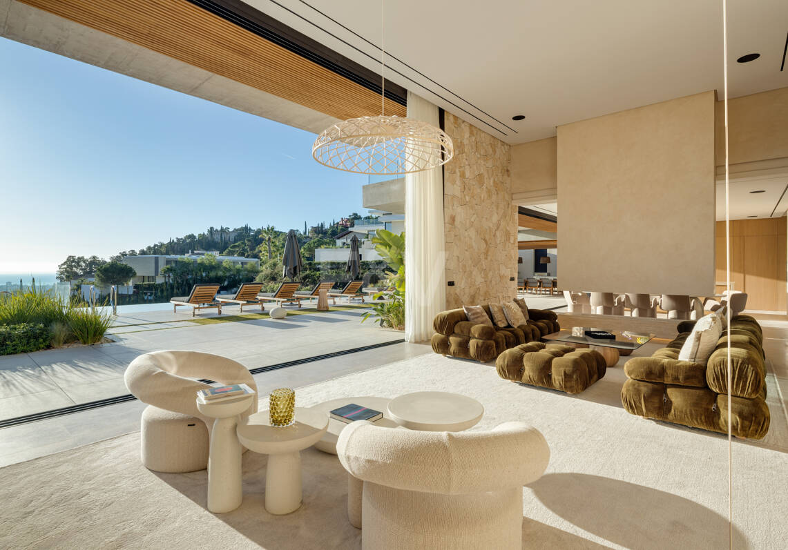 Elevated Modern Elegance with Panoramic Sea Views in El Madroñal