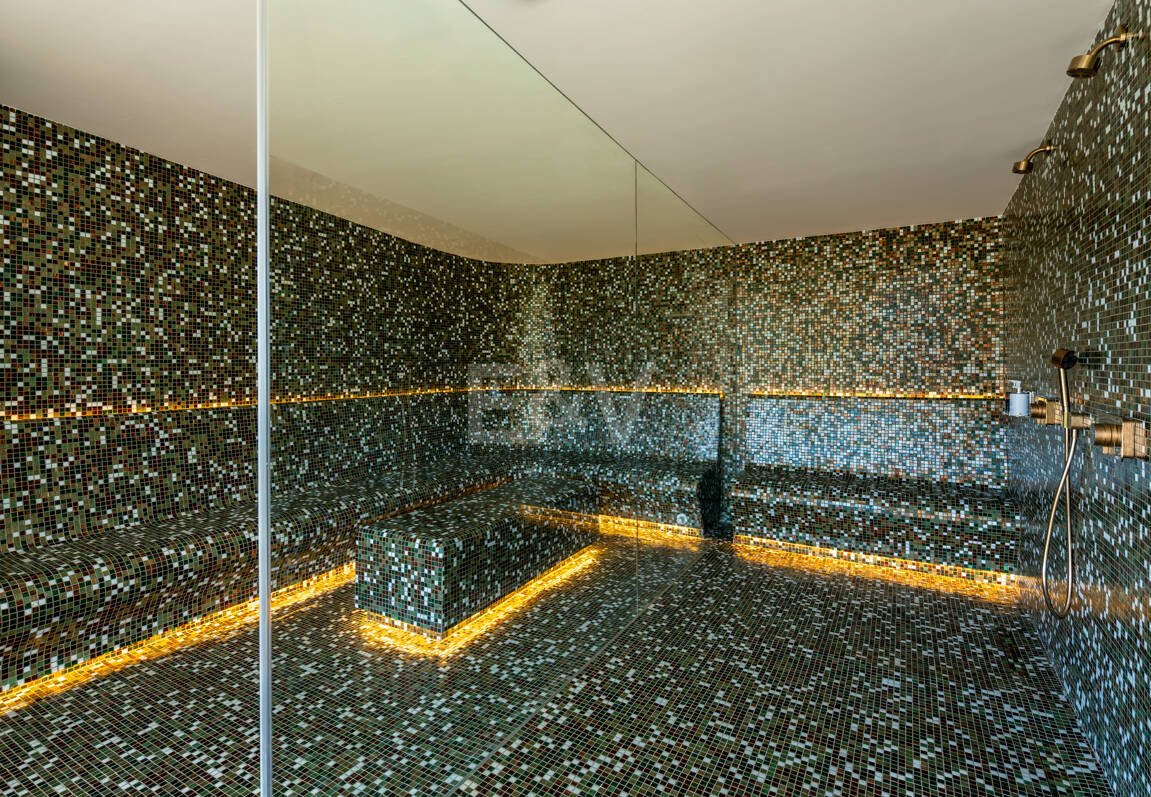 Elegancia estilo moderno con vistas panorámicas al mar