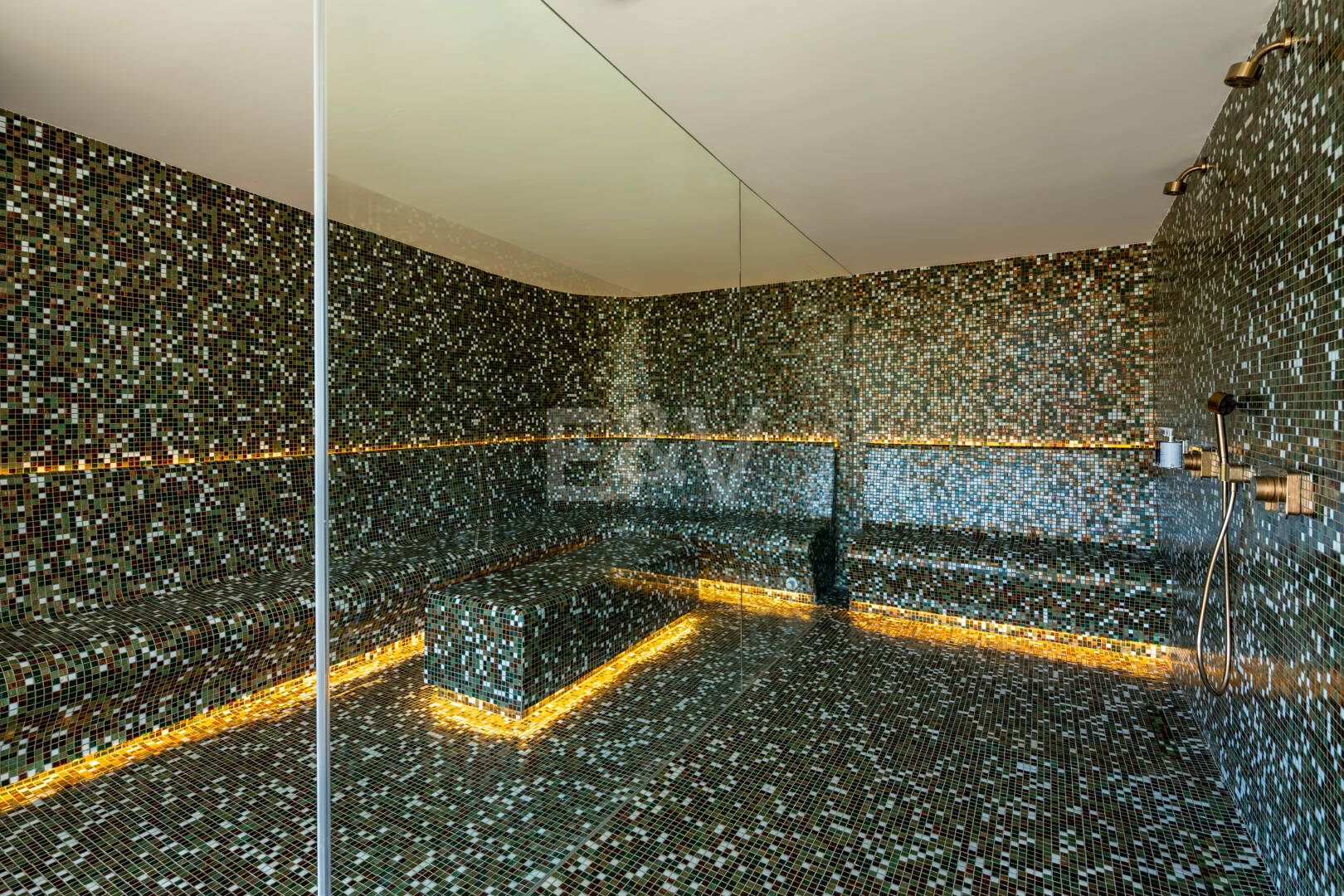 Elegancia estilo moderno con vistas panorámicas al mar