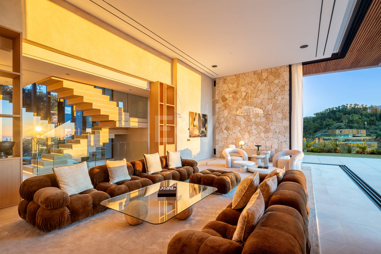 Elevated Modern Elegance with Panoramic Sea Views