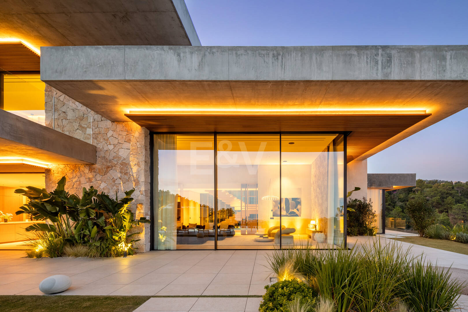 Elevated Modern Elegance with Panoramic Sea Views