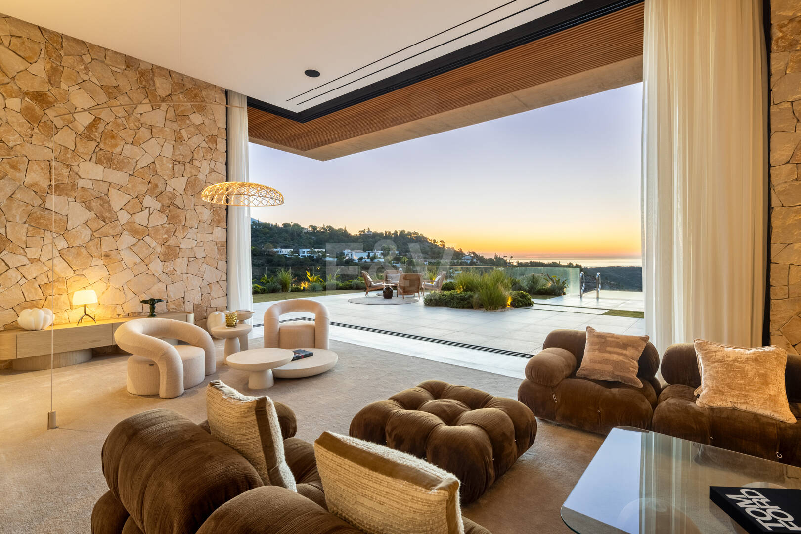 Elevated Modern Elegance with Panoramic Sea Views