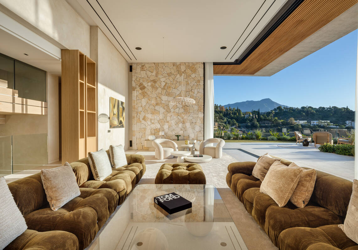 Elevated Modern Elegance with Panoramic Sea Views in El Madroñal