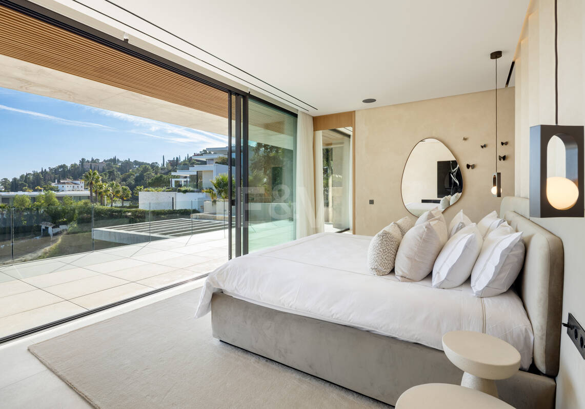Elevated Modern Elegance with Panoramic Sea Views in El Madroñal