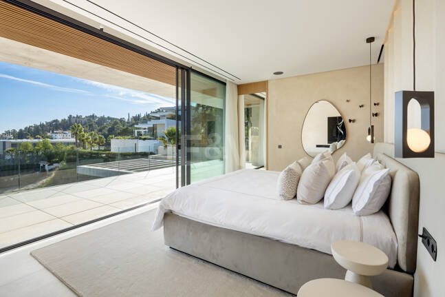 Elegancia estilo moderno con vistas panorámicas al mar