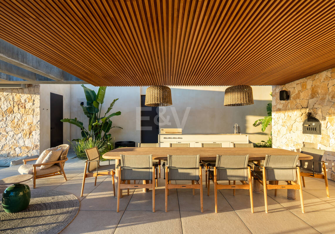 Elevated Modern Elegance with Panoramic Sea Views in El Madroñal