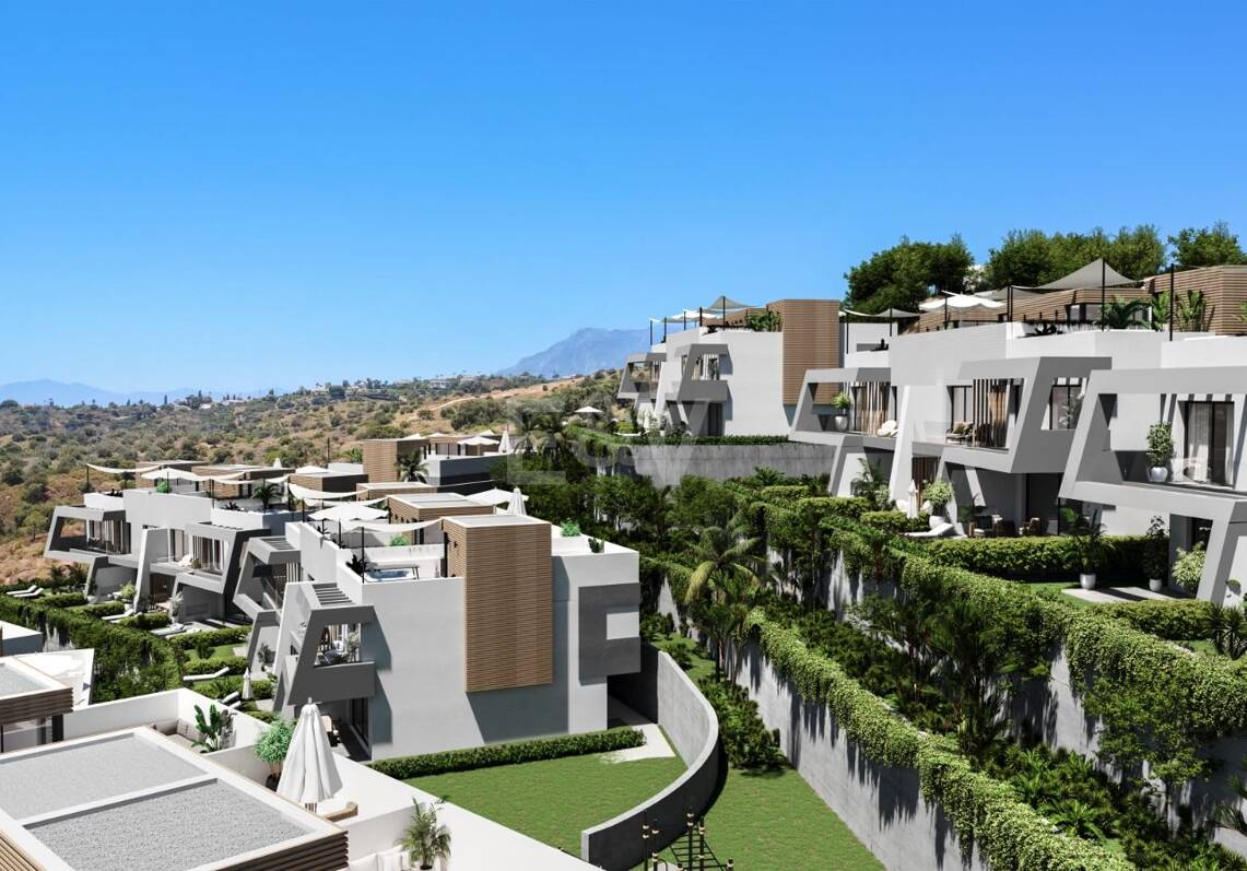 Upscale modern living with panoramic sea views in Elviria Hills