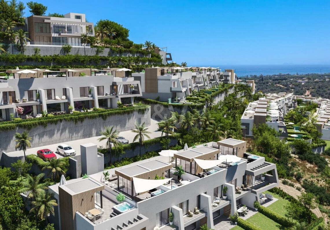 Upscale modern living with panoramic sea views in Elviria Hills