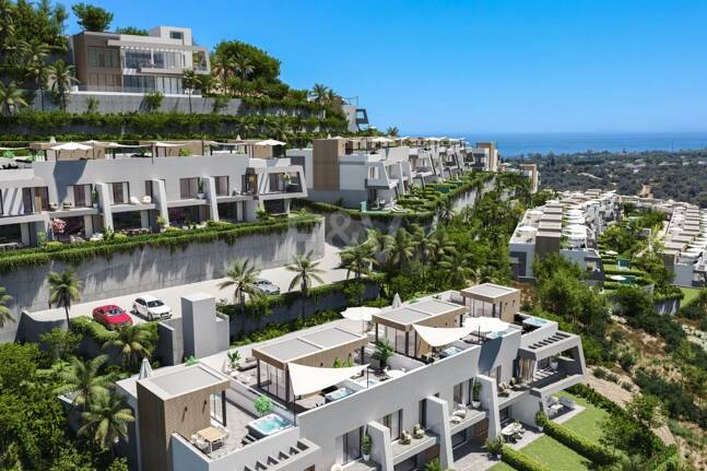 Elevated Contemporary Living with Panoramic Sea Views in Elviria Hills
