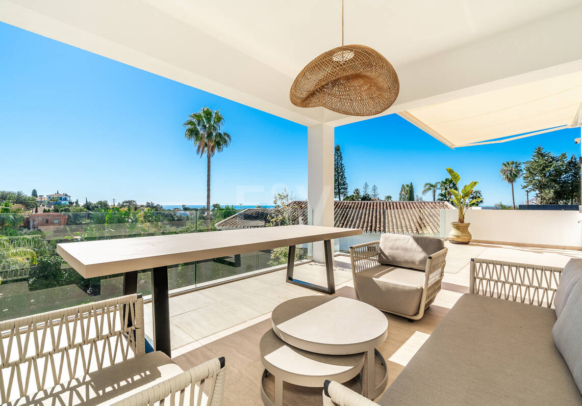 Modernes architektonisches Paradies: Individuelles Design mit Meerblick