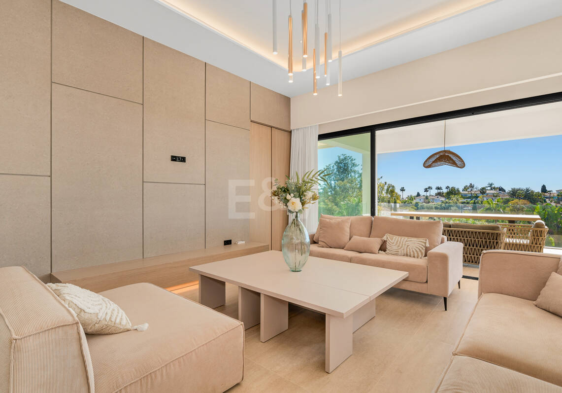 Modernes architektonisches Paradies: Individuelles Design mit Meerblick