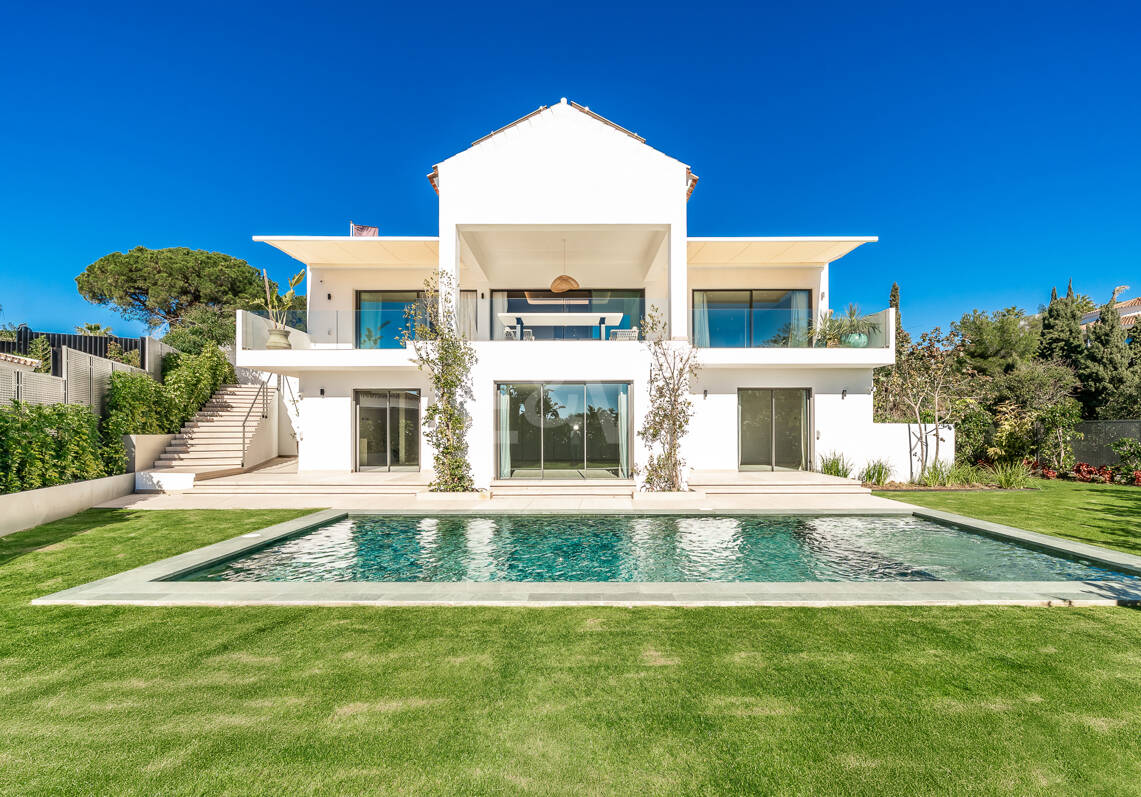 Modernes architektonisches Paradies: Individuelles Design mit Meerblick