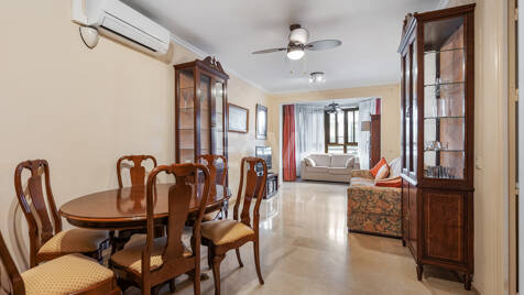 Väl beläget lägenhet med pool i Marbellas centrum