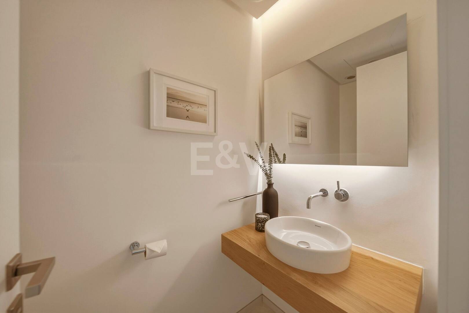 Exceptional Value Contemporary 3-Bedroom Apartment in Gated Palo Alto, Marbella