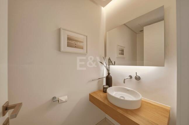 Exceptional Value Contemporary 3-Bedroom Apartment in Gated Palo Alto, Marbella