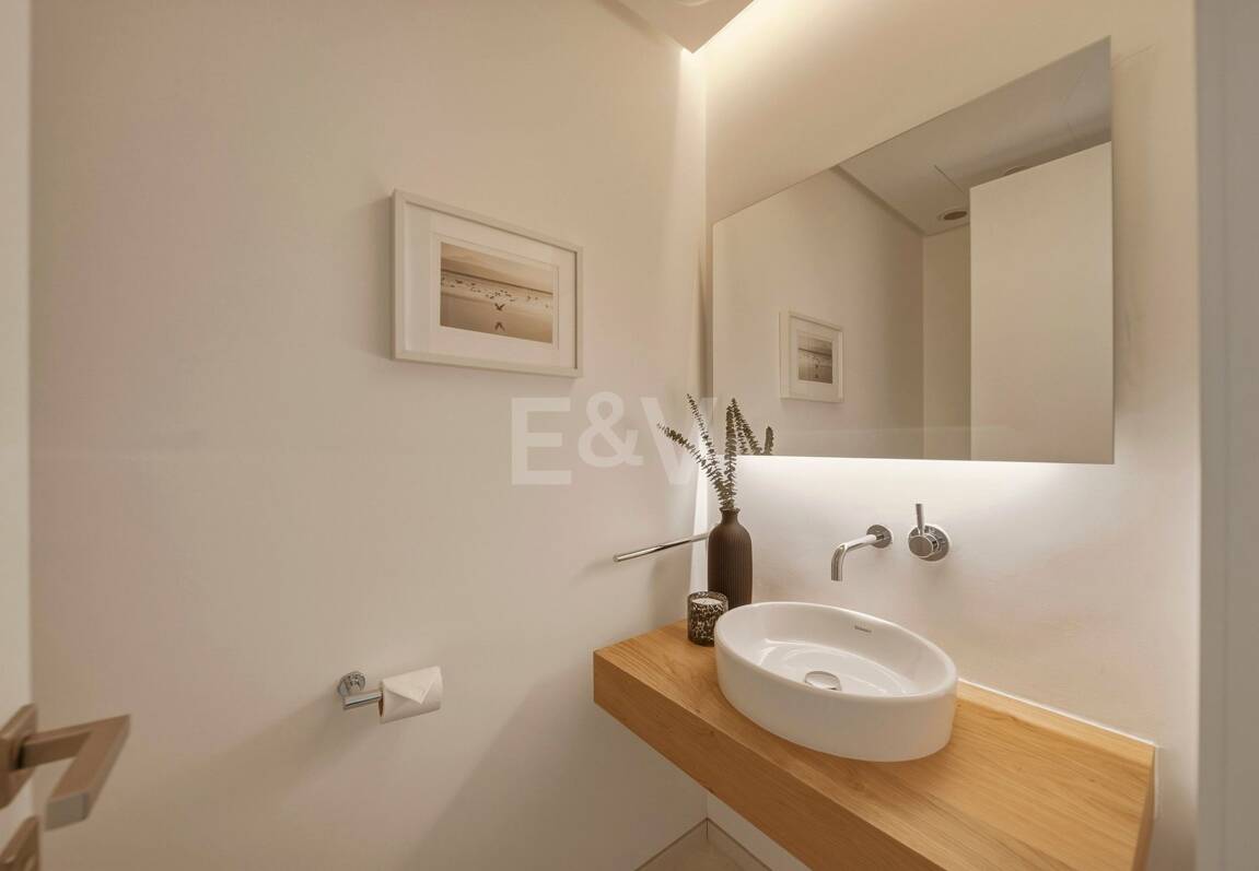 Exceptional Value Contemporary 3-Bedroom Apartment in Gated Palo Alto, Marbella