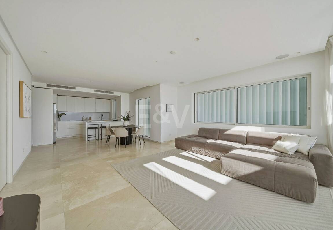 Exceptional Value Contemporary 3-Bedroom Apartment in Gated Palo Alto, Marbella