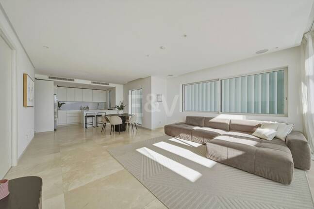 Exceptional Value Contemporary 3-Bedroom Apartment in Gated Palo Alto, Marbella