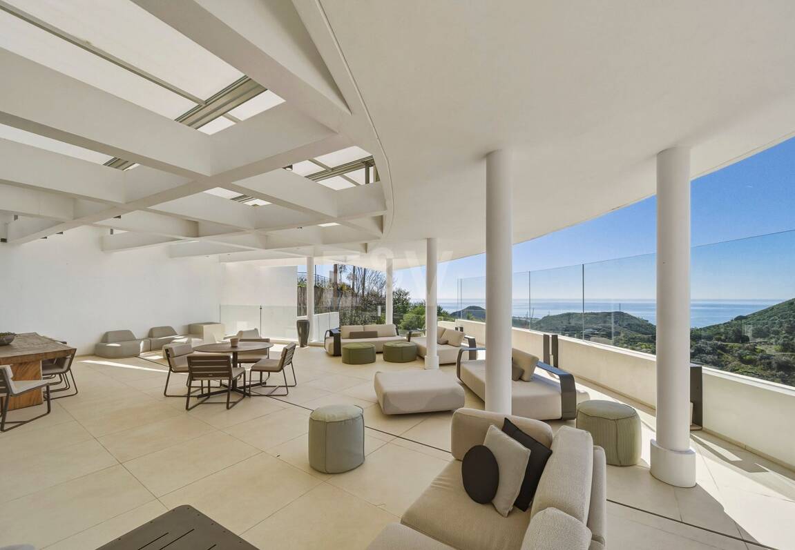 Exceptional Value Contemporary 3-Bedroom Apartment in Gated Palo Alto, Marbella