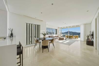 Exceptional Value Contemporary 3-Bedroom Apartment in Gated Palo Alto, Marbella