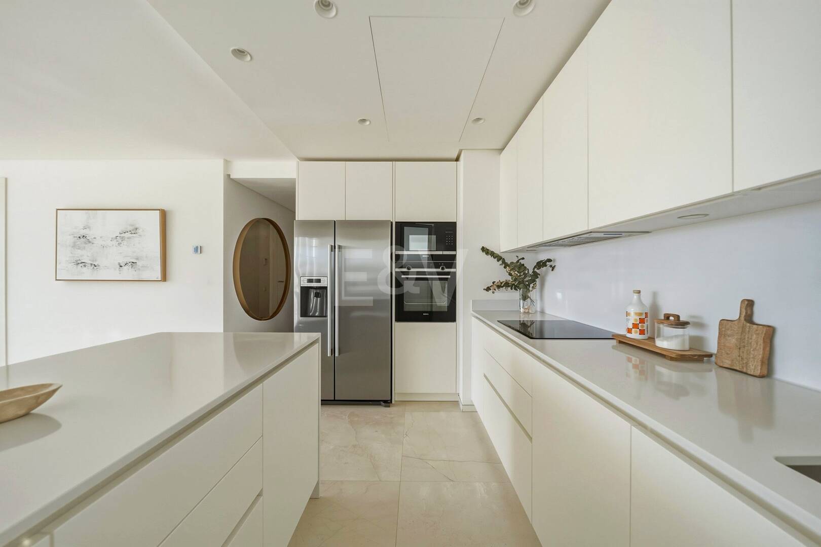 Exceptional Value Contemporary 3-Bedroom Apartment in Gated Palo Alto, Marbella