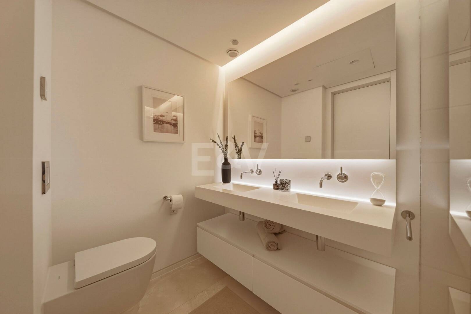 Exceptional Value Contemporary 3-Bedroom Apartment in Gated Palo Alto, Marbella