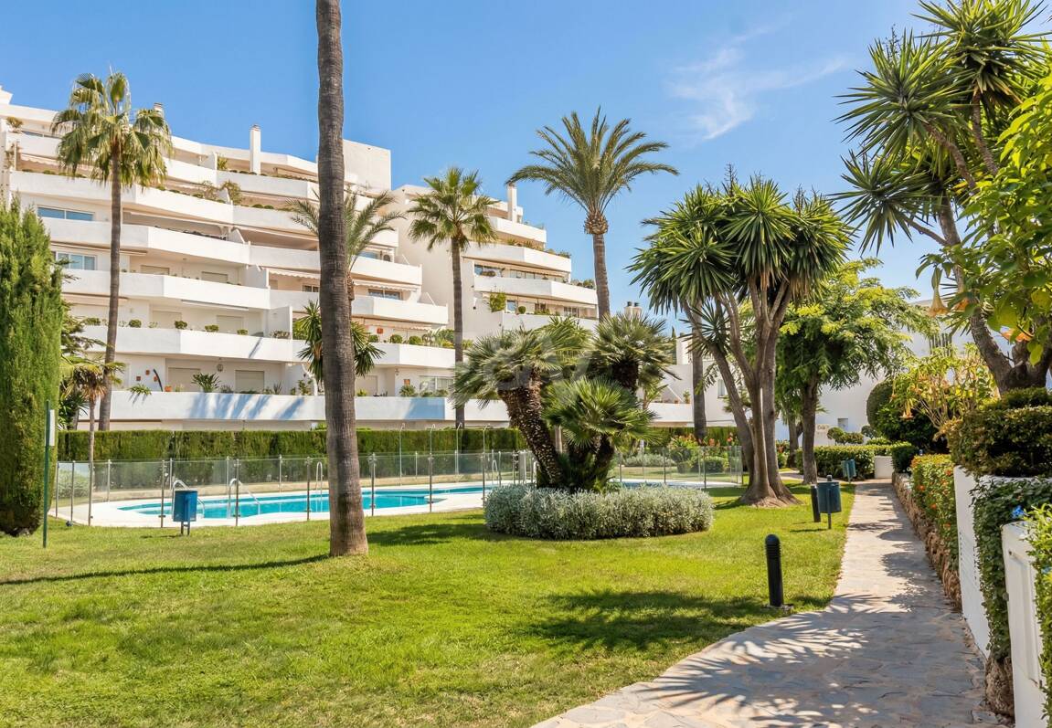 Lägenhet till salu i Nueva Andalucia, Marbella