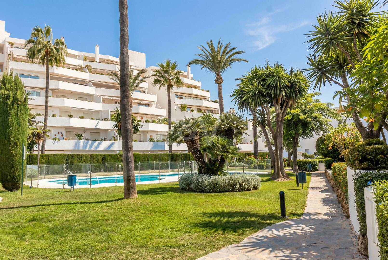 Lägenhet till salu i Nueva Andalucia, Marbella