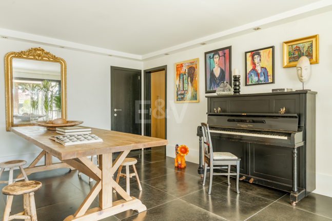 Andalusian Golf-Side Villa with Panoramic Sea Views