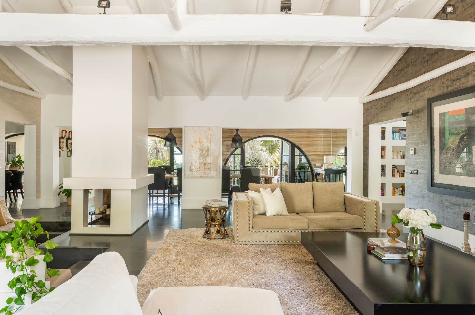 Andalusian Golf-Side Villa with Panoramic Sea Views