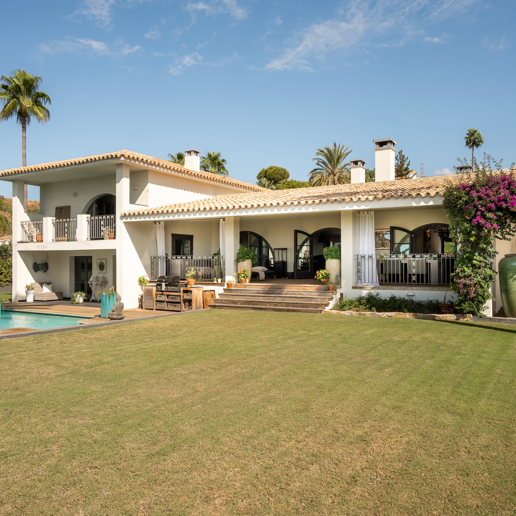 Andalusian Golf-Side Villa with Panoramic Sea Views
