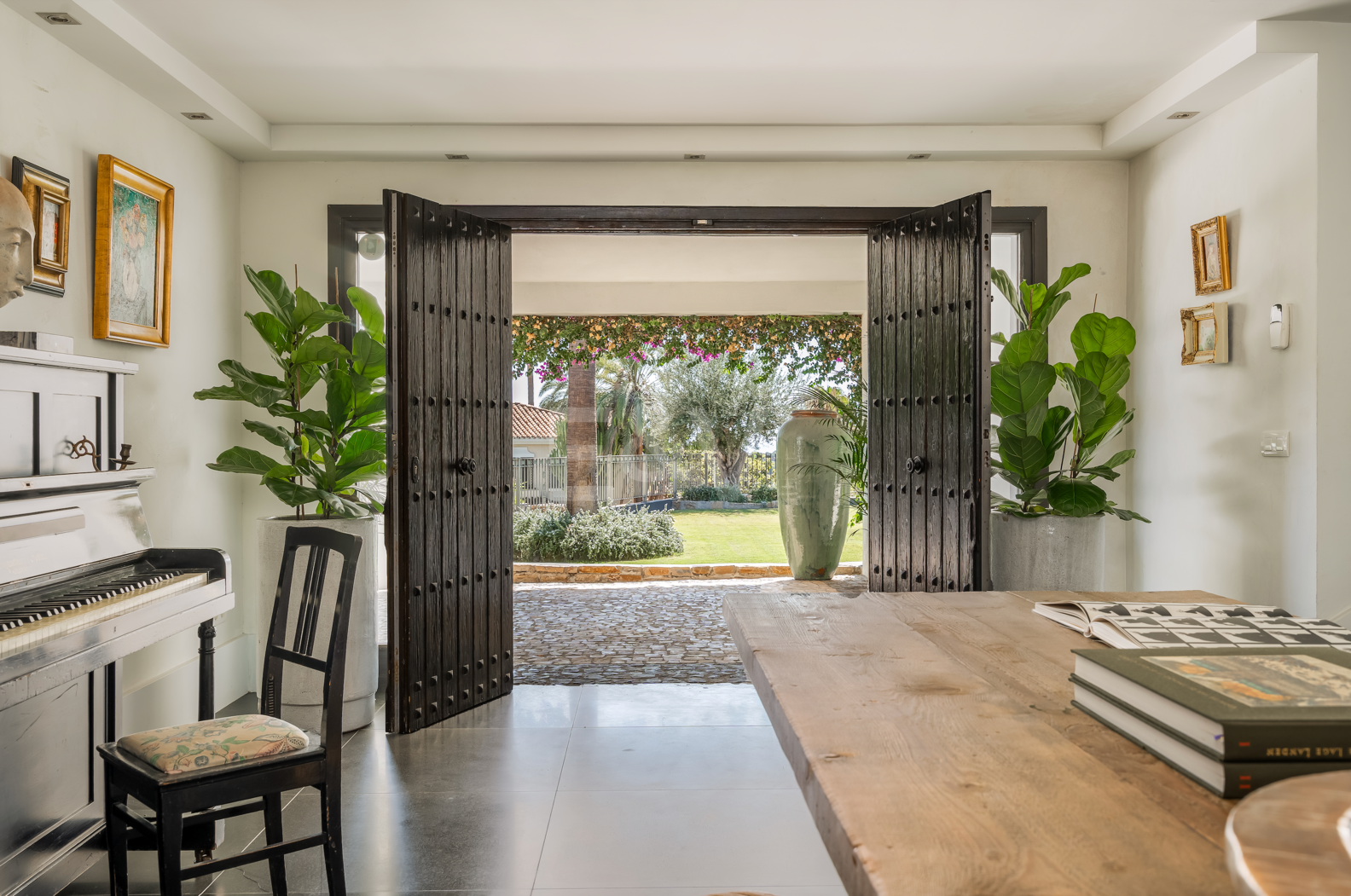 Andalusian Golf-Side Villa with Panoramic Sea Views