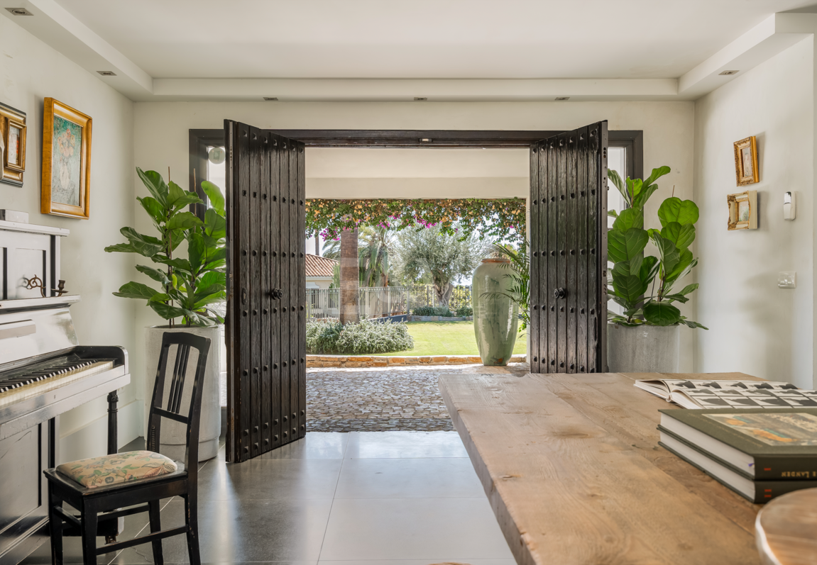 Andalusian Golf-Side Villa with Panoramic Sea Views