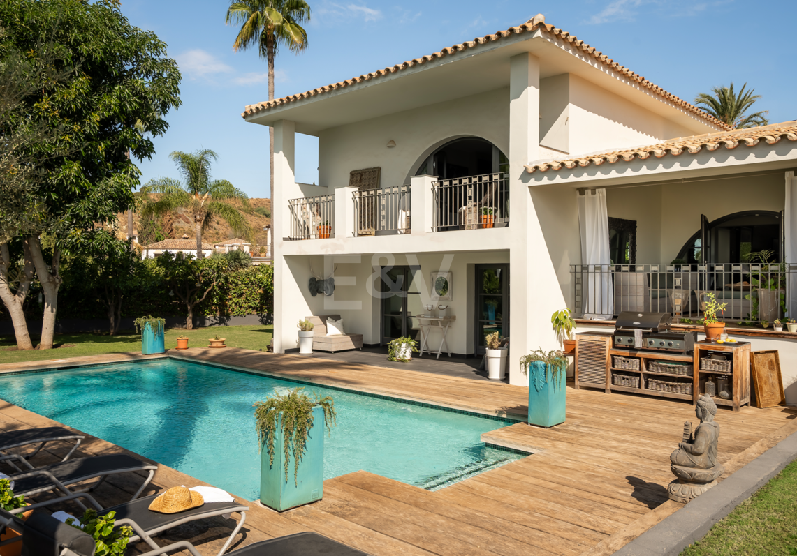 Villa andalouse authentique près du golf, vue sur mer