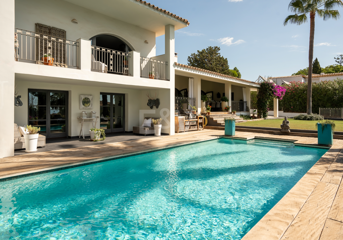 Villa andalouse authentique près du golf, vue sur mer