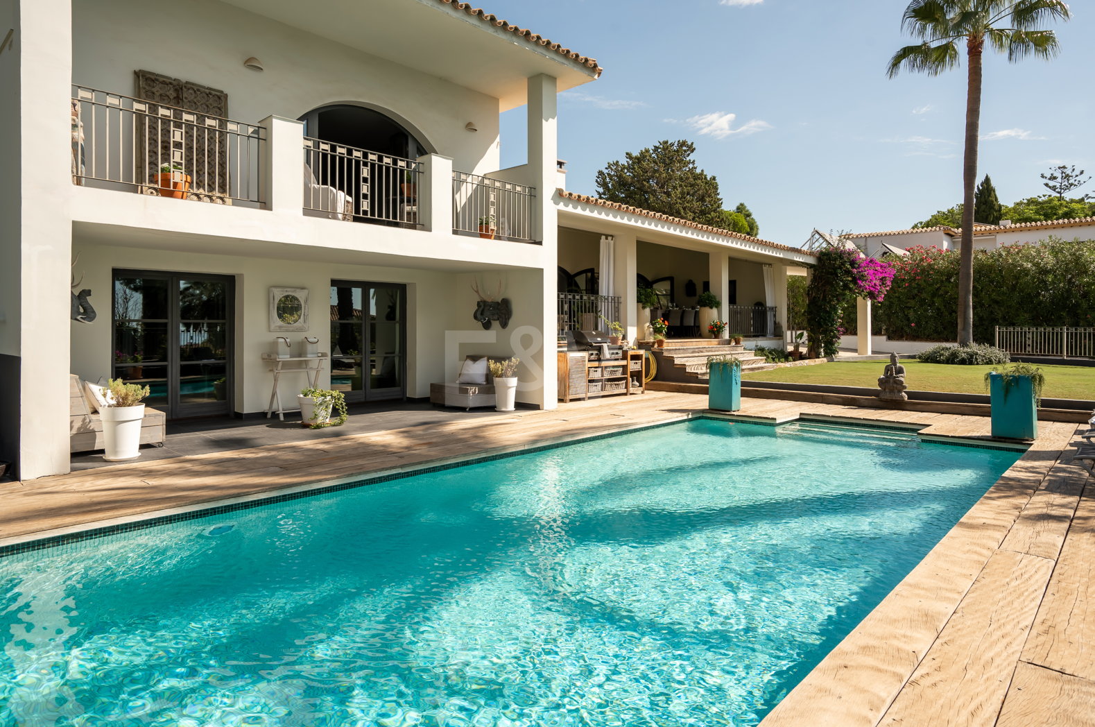 Andalusian Golf-Side Villa with Panoramic Sea Views