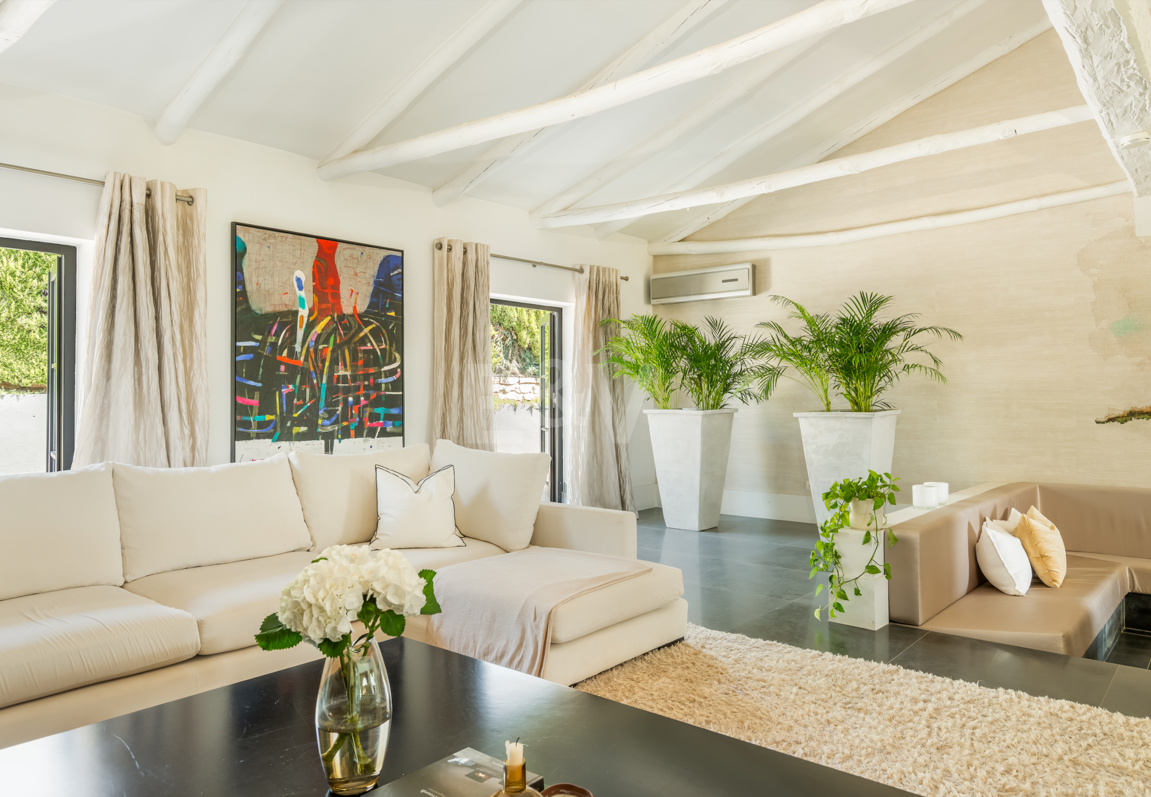 Andalusian Golf-Side Villa with Panoramic Sea Views