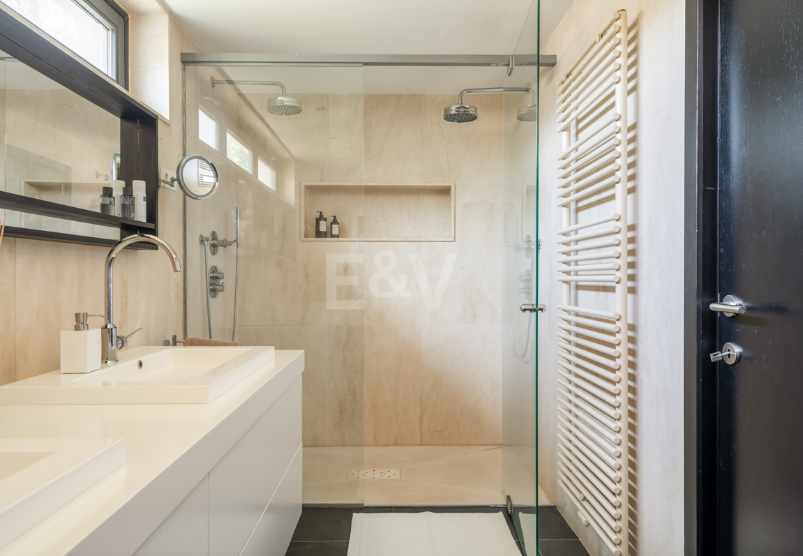 Andalusian Golf-Side Villa with Panoramic Sea Views