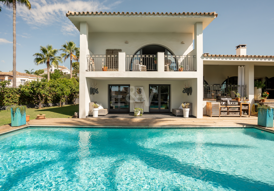Villa andalouse authentique près du golf, vue sur mer