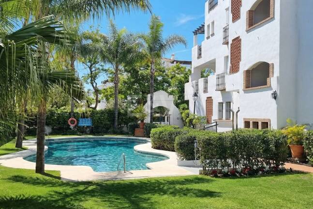 Vivir junto al Mar- El lujo de tenerlo todo a un paso: Piso Contemporáneo de dos dormitorios en Larga Temporada en Urbanización Boutique en San Pedro Playa